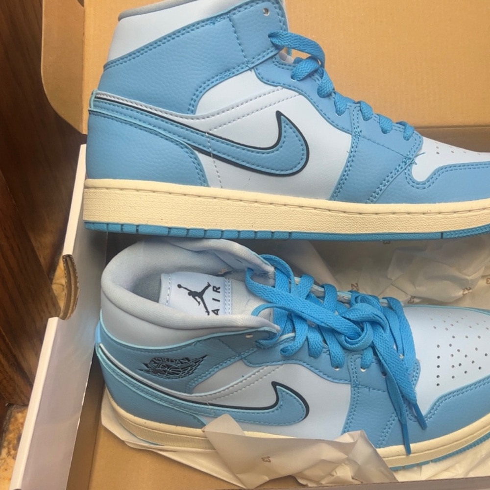 Nike Air Jordan High Tops - Light Blue